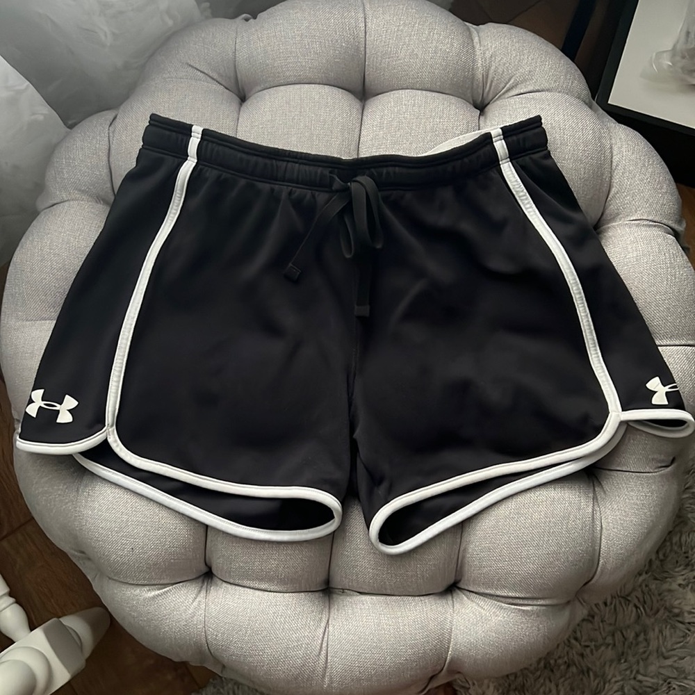 Under Armour Black and White Activewear Shorts Size Small